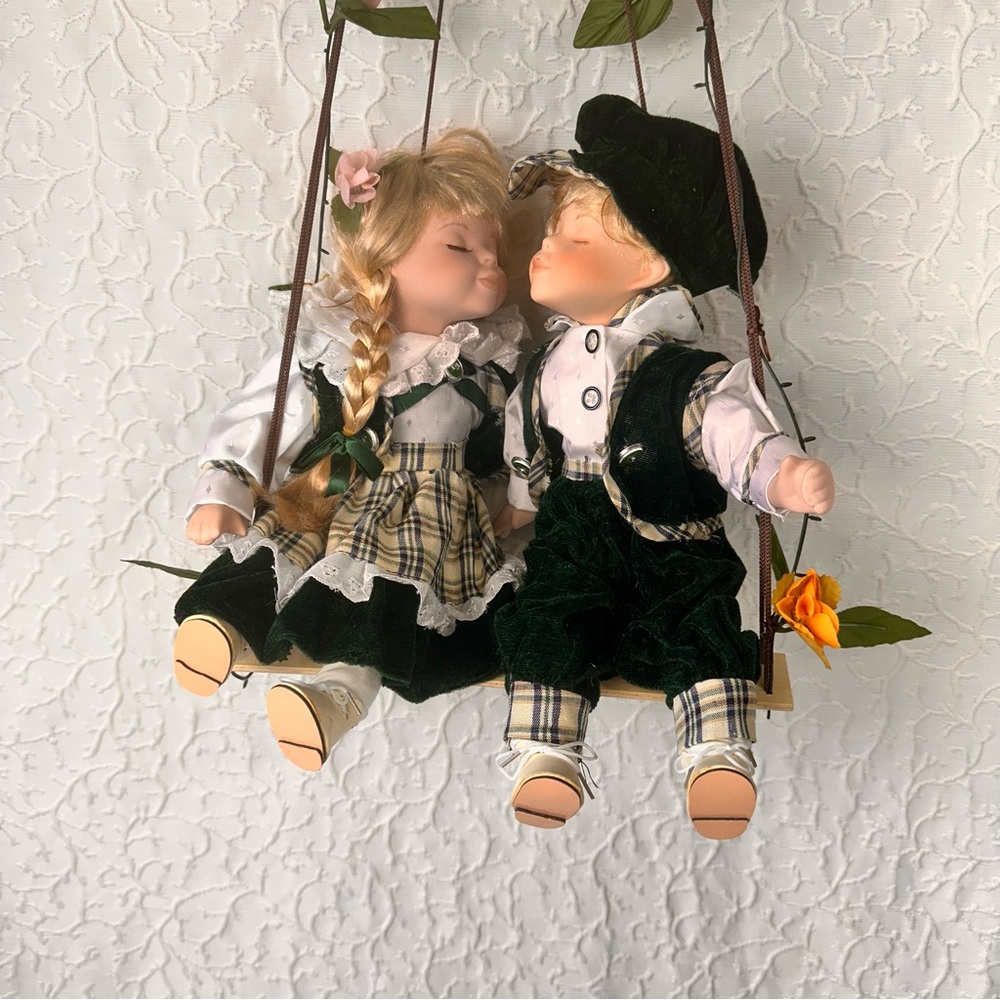 Cathay Collection Porcelain Dolls 1-5000 Kissing On Swing Vintage